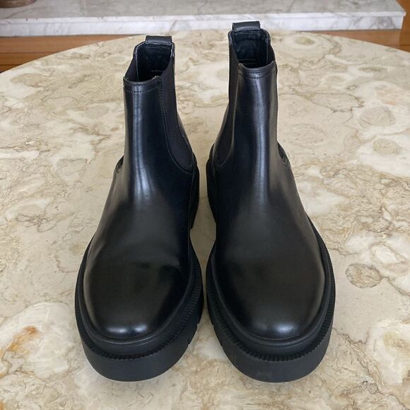 NWOT Zara Leather Chunky Lug Sole Chelsea Boots - Mismatched Sizes - L43/R41 - Picture 5 of 13